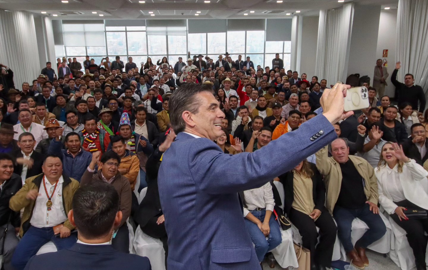 Estos son los temas que abordarán el presidente Paz y los gobernadores electos