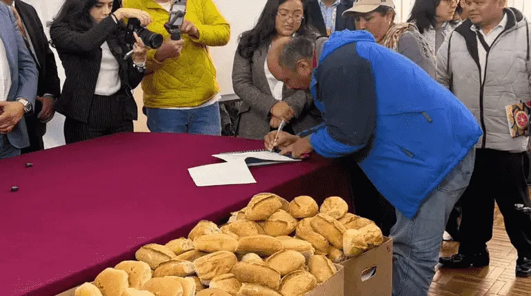 Gobierno y panificadores pactan harina a Bs 310 y pan a 80 centavos